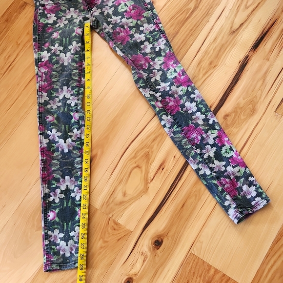 Railed leggings fit flower digital print jeans size 24 - Picture 3 of 7